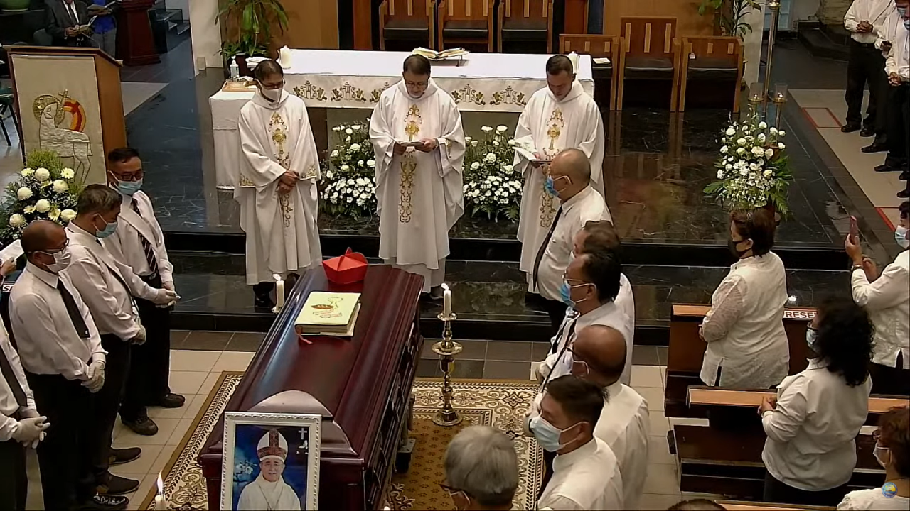 The funeral service of the late Cornelius Cardinal Sim was attended by throngs of Catholics at the Church of Our Lady of Assumption on Tuesday. It was concelebrated by priests, Fr Paul Shie, Robert Leong and Fr Arin Sugit. – Screen grab from live-streamed funeral service on YouTube   