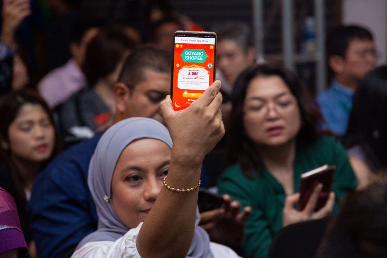 Shopee together with the Malaysian government is co-funding the Shop Malaysia Online Campaign Ringgit-to-Ringgit. – Pic courtesy of Shopee
