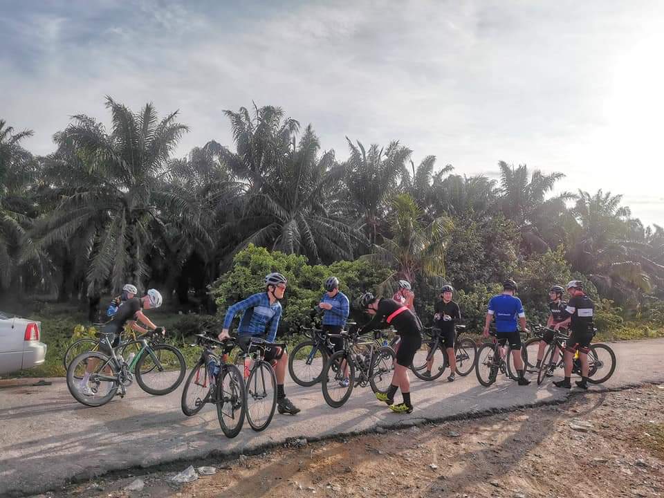 Going the distance with a group ride. – Pic courtesy of Richard Ng