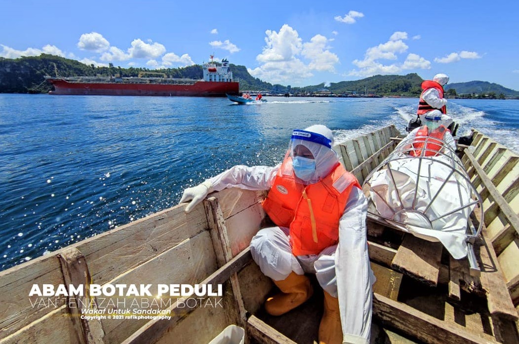 The Abam Botak team has volunteered to bury Covid-19 victims over the past seven months. – Abam Botak Facebook pic, June 11, 2021