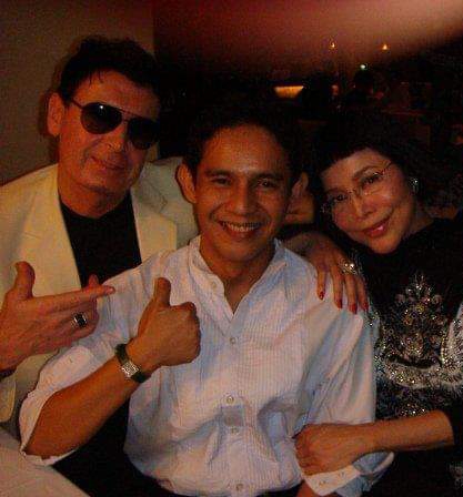 (From left) Mahathir, Shuib and Anita. Shuib has consistently reached out to them without fail on special occasions. – Pic courtesy of Shuib Taib