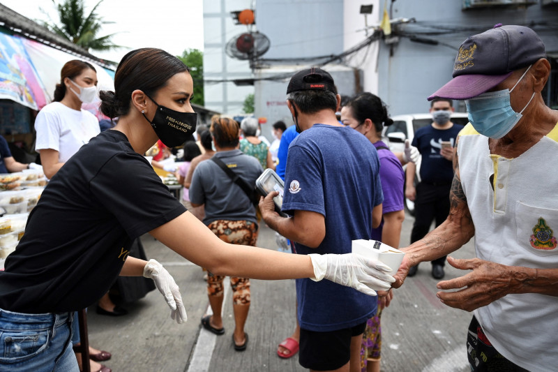 Bangkok slum gets Michelin-starred meals from Thai beauty queen