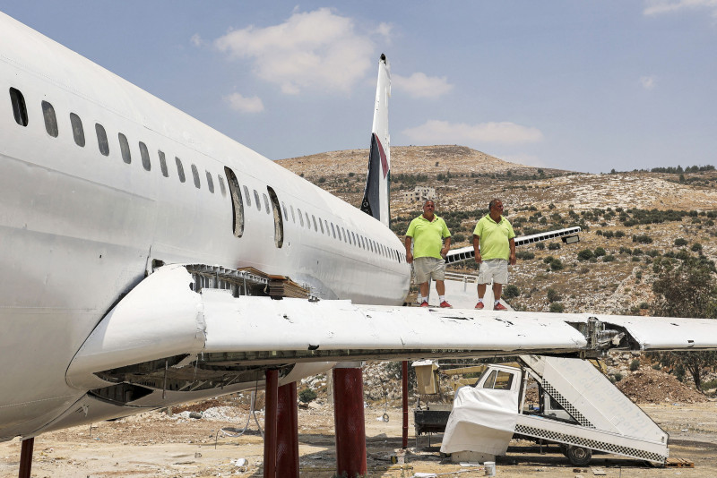 Buckle up: Palestinian twins turn Boeing 707 into restaurant