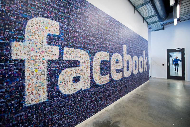 Facebook beefs up tools for keeping group chats civil