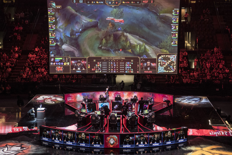 When the explosive universes of e-sports and blockchain meet