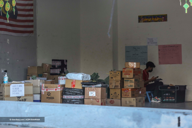 Courier industry’s base price, licensing issues need to be examined: Fahmi