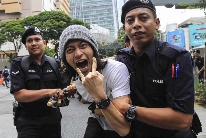 Youth activist under sedition probe over tweet allegedly insulting royals