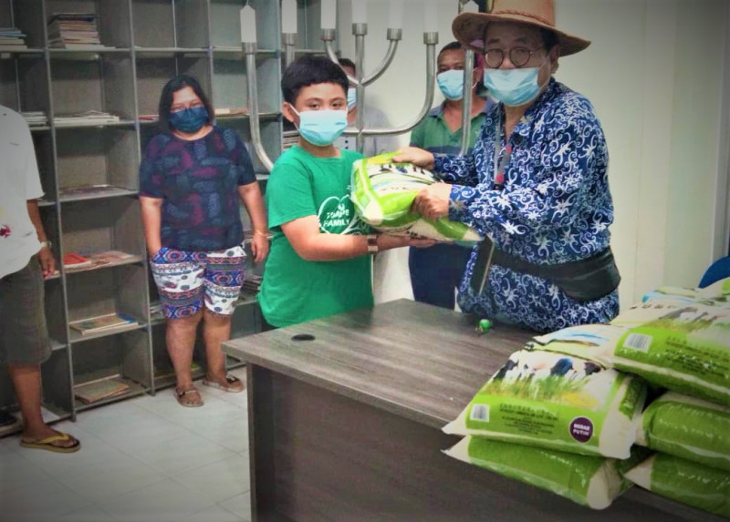 Priest-exorcist helps battle poverty after duels with the devil 