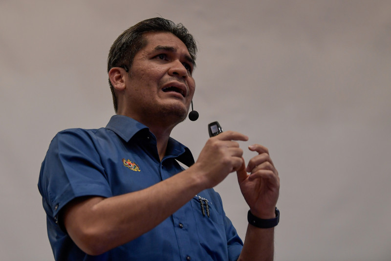 Govt to supply Covid-19 self-test kits to day, full boarding schools: Radzi