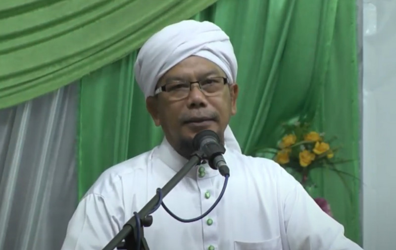 #KempenBenderaPutih defeatist, fly Islamic banner instead, PAS man says