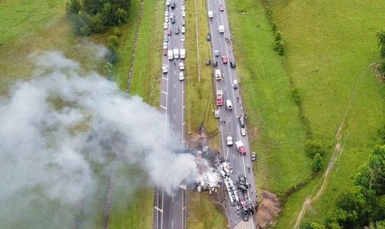 9 children die in 15-vehicle pile-up on US highway