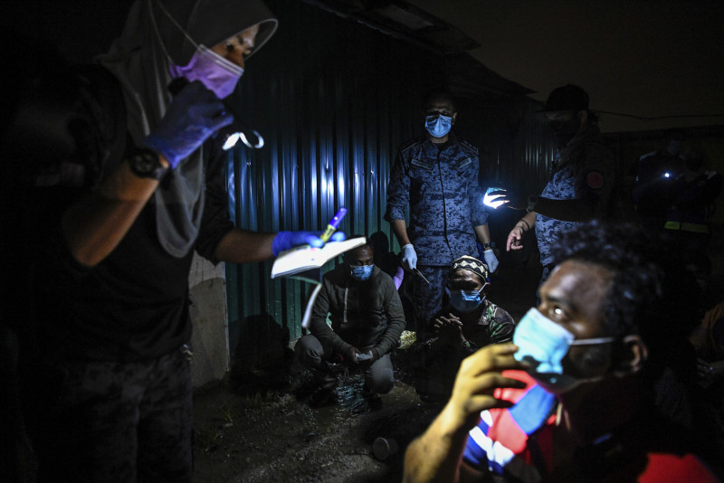 309 foreigners detained in multi-agency raid on Dengkil settlement