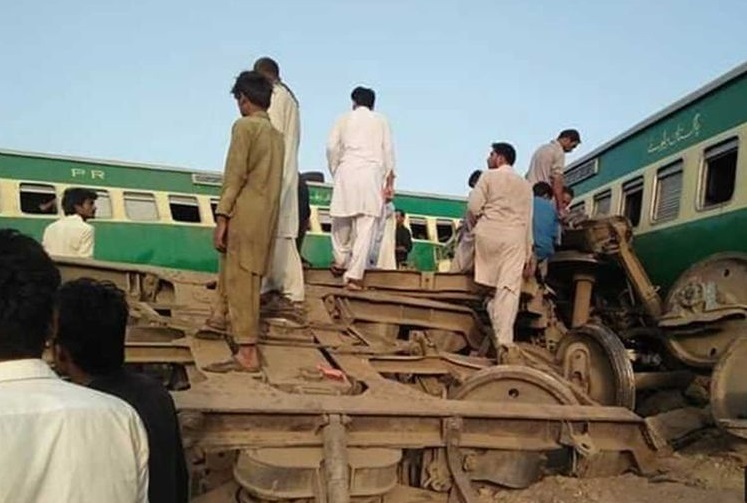 Dozens dead in Pakistan rail crash, rescue efforts ongoing