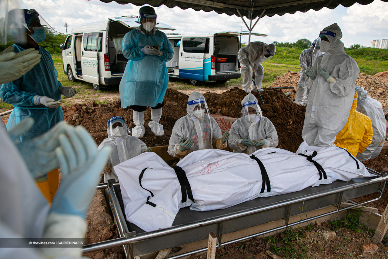 If there are too many corpses to handle, the organisation will seek help from other NGOs or its partners. – SAIRIEN NAFIS/The Vibes pic, June 2, 2021