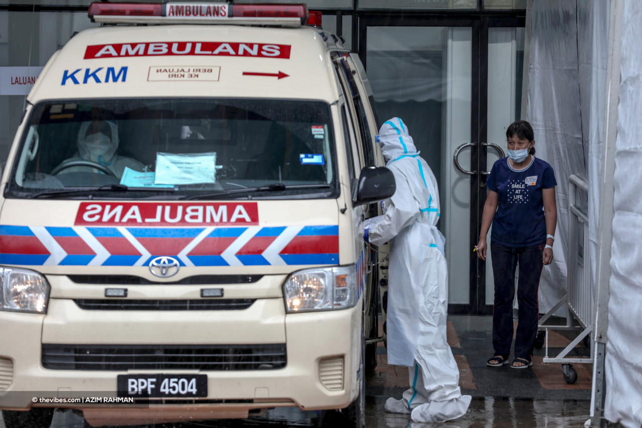 The number of Covid-19 patients at the MAEPS quarantine and low-risk treatment centre is increasing day by day. – AZIM RAHMAN/The Vibes pic, May 19, 2021