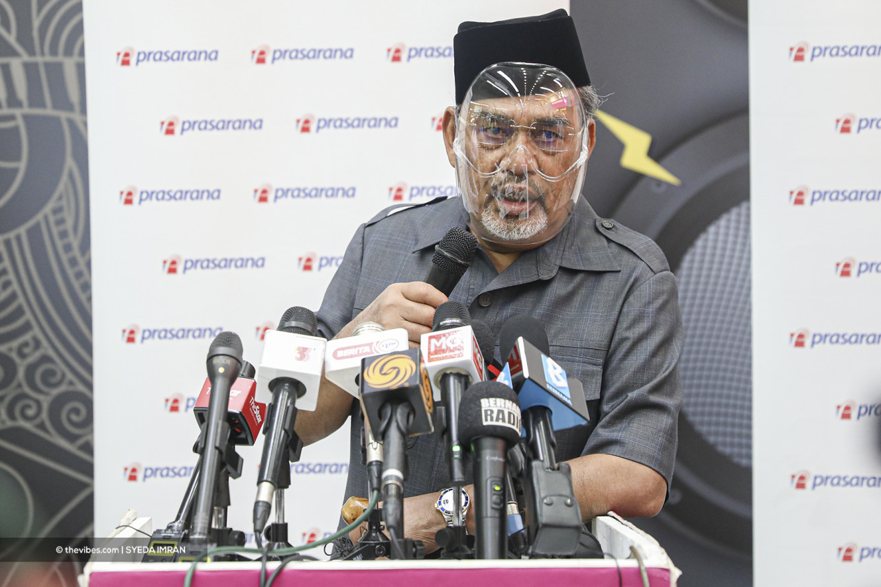 What is unforgivable is that Pasir Salak MP Datuk Seri Tajuddin Abdul Rahman was totally unaware of his lack of knowledge and had the temerity to try to wing the LRT crash press conference by himself, with the typical arrogance of a politician who was parachuted into a position of power that he did not deserve to be holding at all. – The Vibes file pic, May 28, 2021