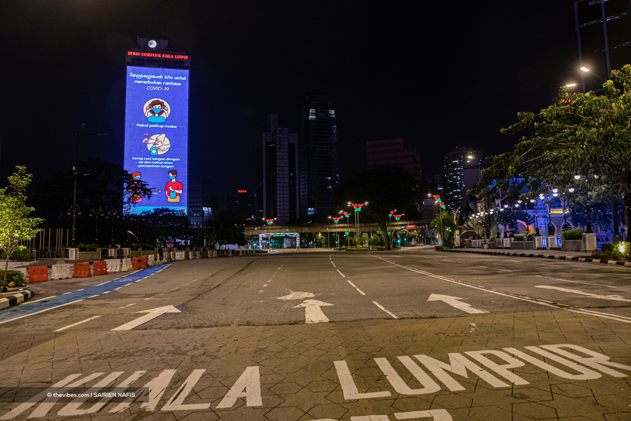Dataran Merdeka, a historic and popular area of Kuala Lumpur, is eerily silent. – SAIRIEN NAFIS/The Vibes pic, May 26, 2021