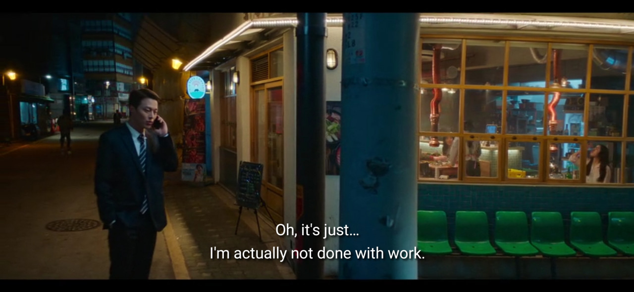 Jang Hyeok (Ki-Yong) lying to Da Eun about his whereabouts. – Netflix screengrab