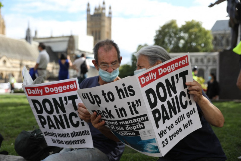 International print media’s treatment of climate change over the decades