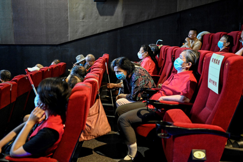 'Talking movies' – the Chinese cinema bringing film to blind audiences