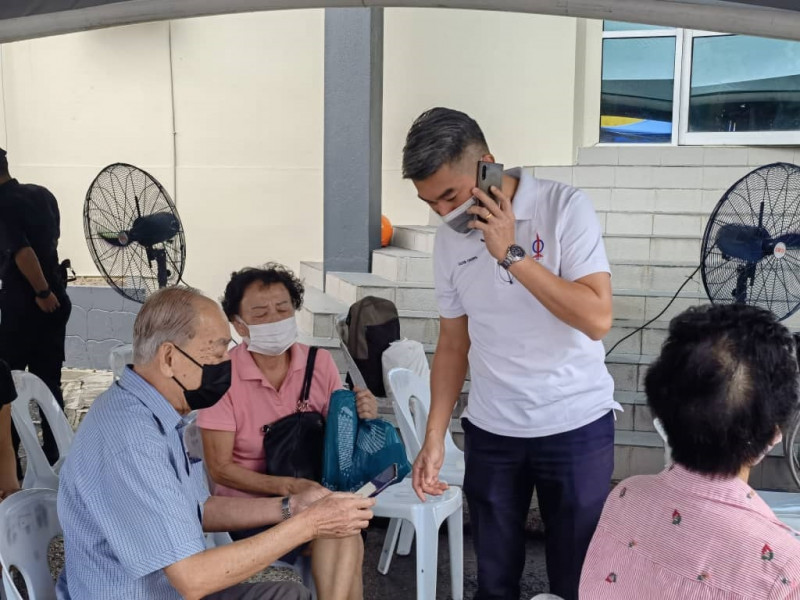 Sandakan vaccination centre sees crowds wanting Covid-19 jab ‘early’