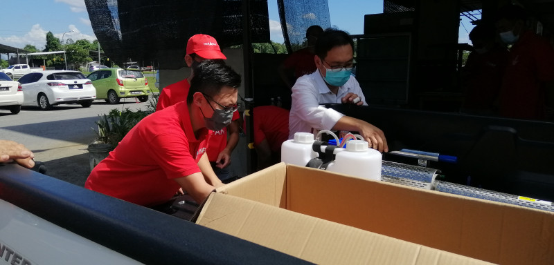 Step up Covid-19 vaccination to attain herd immunity, S’wak DAP chief tells state govt