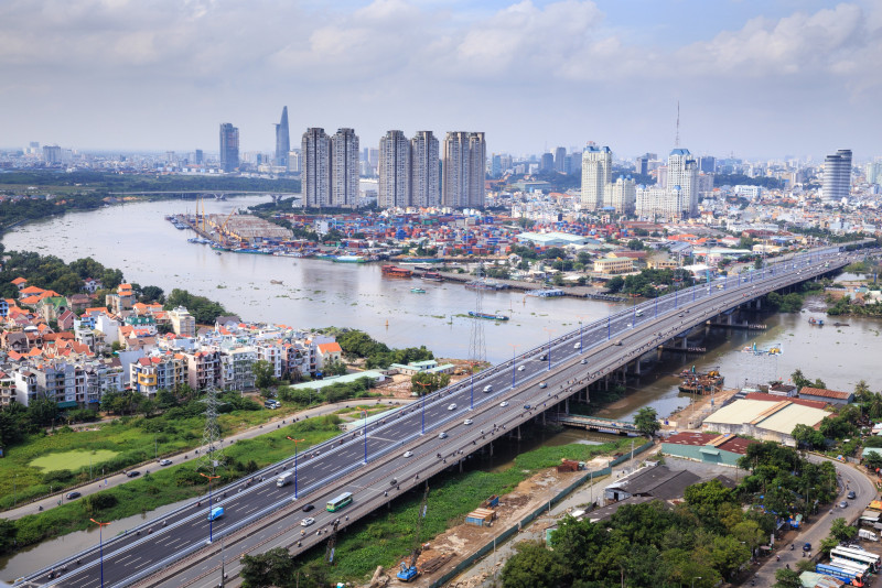 Vietnam economy suffers record contraction in Q3
