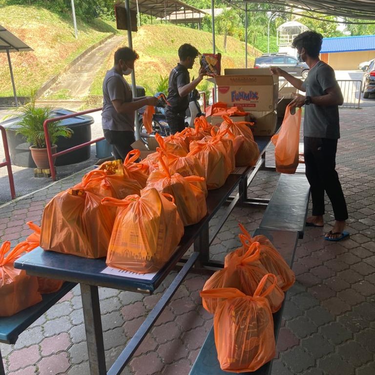 Social activist provides food packets for Indian students at universities