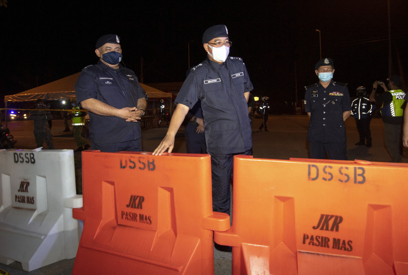 Over 500 vehicles turned back at Kelantan border