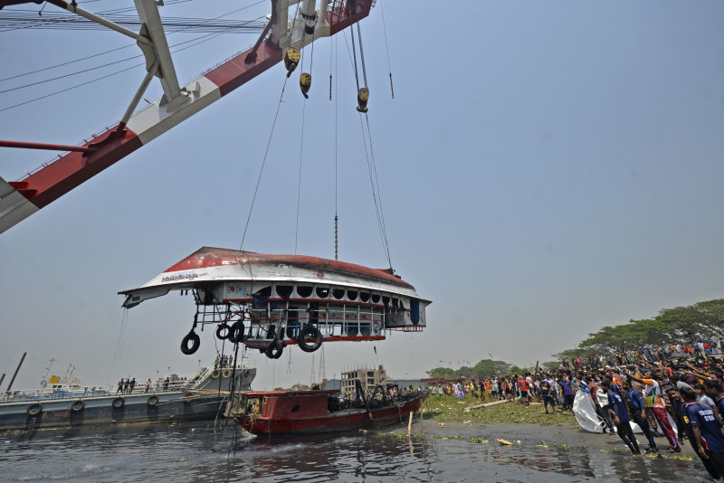 At least 26 die in Bangladesh boat collision