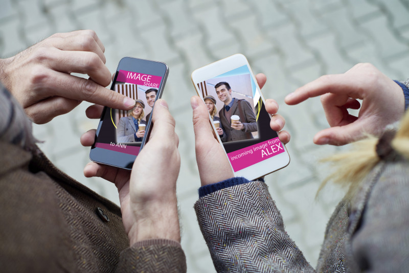 Dating apps team up to make vaccinating hot