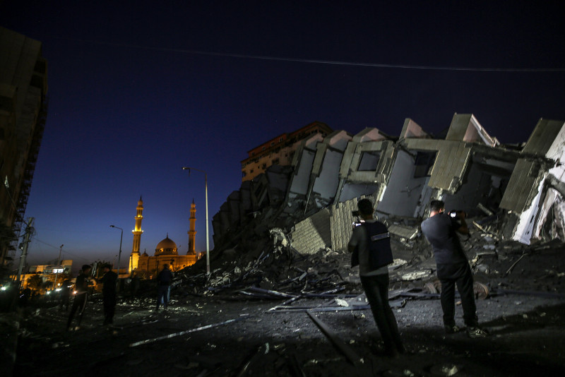Gaza families endure life in darkness amid power crisis