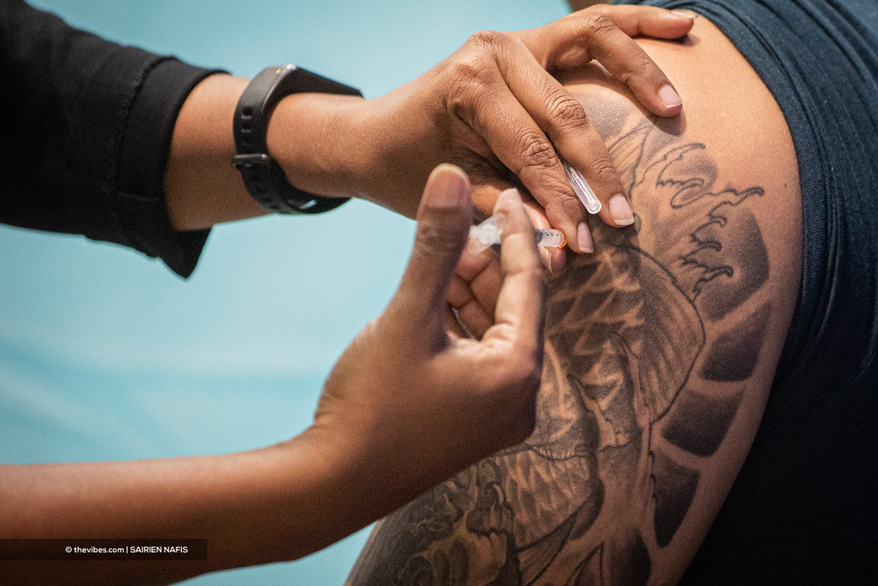 Many younger folk, who would only get the vaccine in Phase 3 of the national roll-out, seized the opportunity to get an earlier inoculation with the voluntary drive. – SAIRIEN NAFIS/The Vibes, May 6, 2021