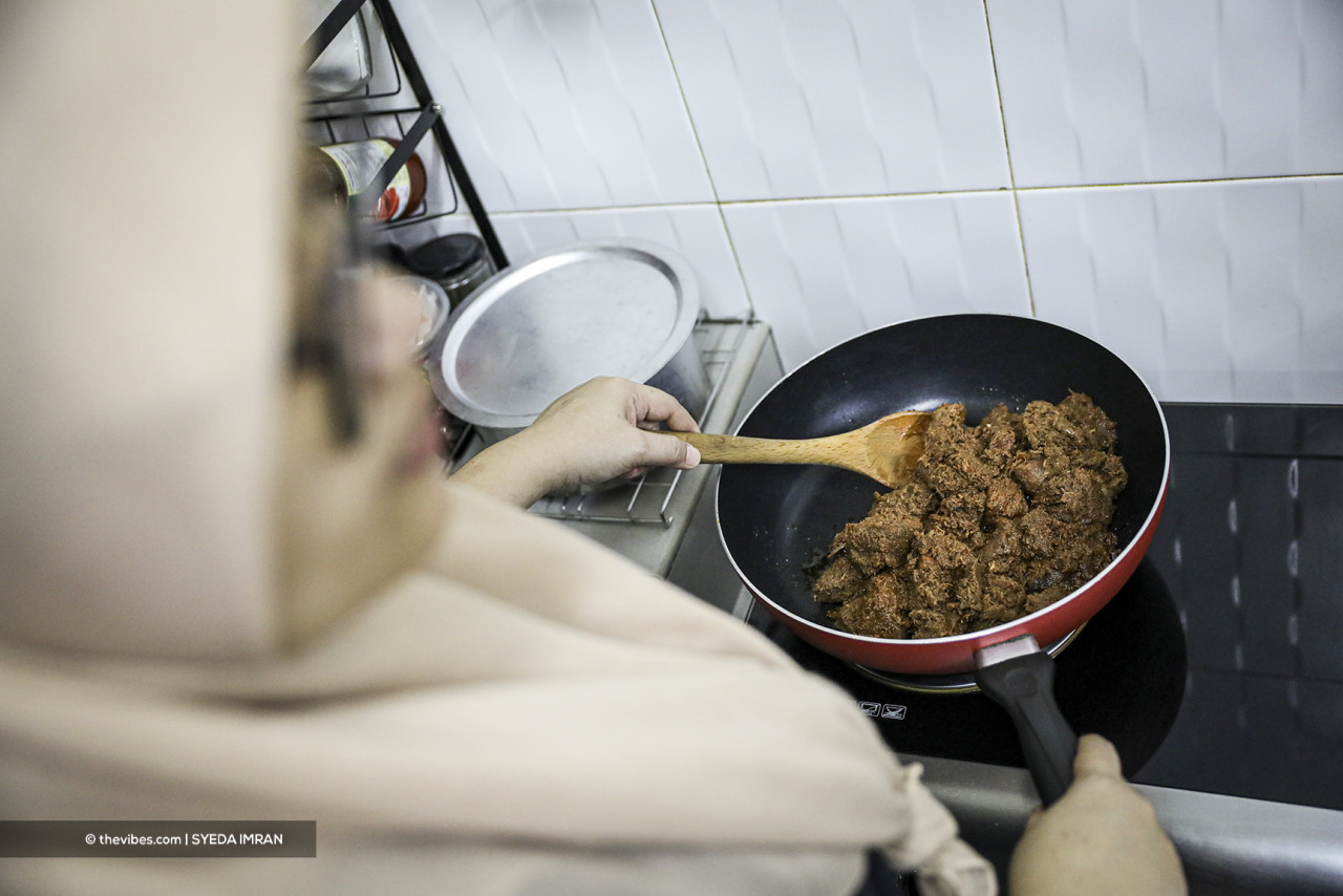 Rendang is a staple at Raya celebrations in Malaysia, and is among the most popular dishes during the festivities. – SYEDA IMRAN/The Vibes, May 13, 2021