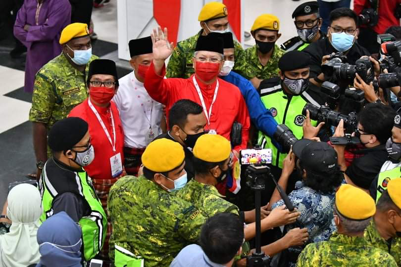 Former BN secretary-general Datuk Seri Annuar Musa says it is Umno and its president’s call on whether the party should go it alone in GE15. – Wilayahku pic, March 28, 2021