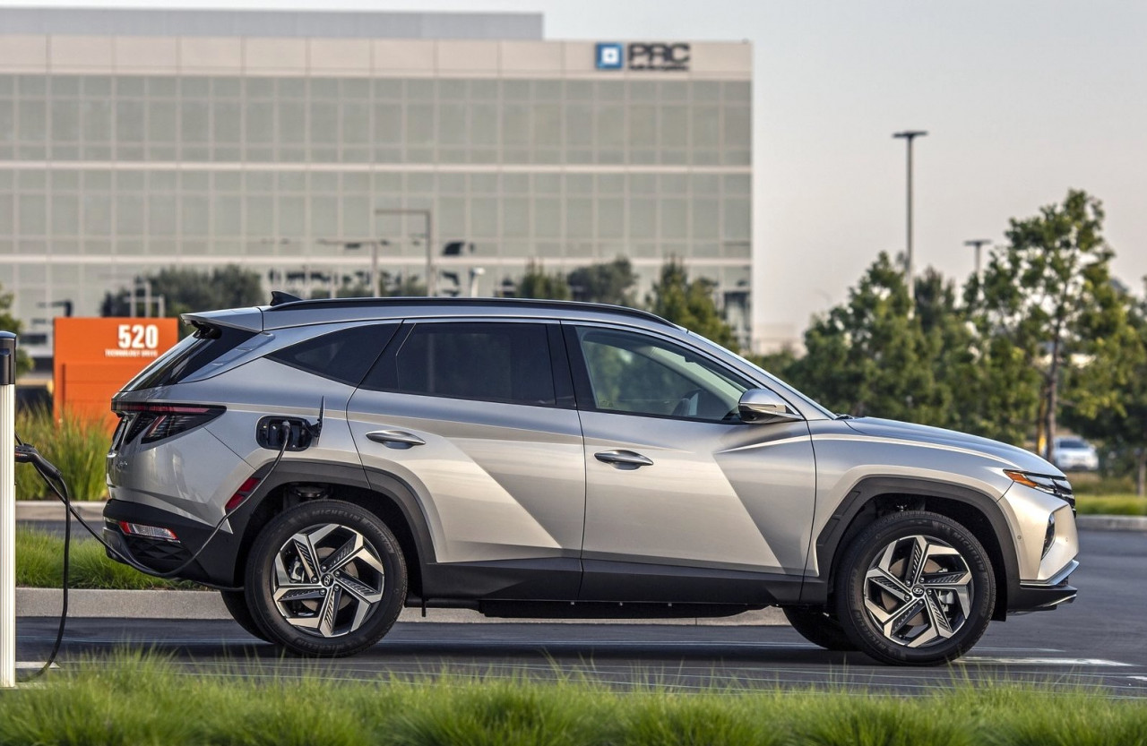 This Tucson plug-in hybrid features Hyundai's e-handling technology. – Pic courtesy of Hyundai Motor Corp