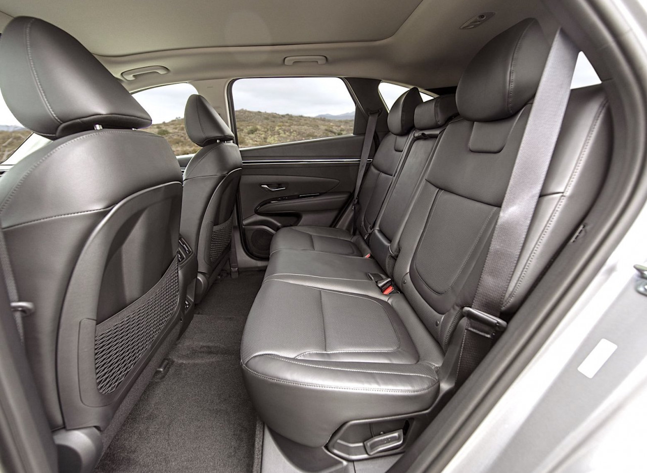 Ample leg room for rear passengers. – Pic courtesy of Hyundai Motor Corp