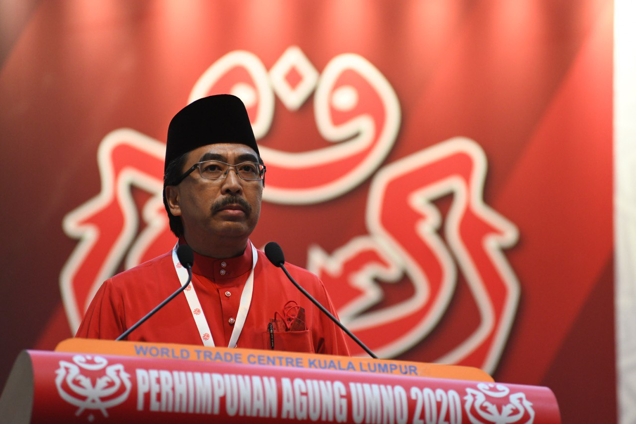 Datuk Seri Johari Abdul Ghani (Barisan Nasional-Umno) will contest against Khalid Abdul Samad (Pakatan Harapan-Amanah), Dr Rosni Adam (Perikatan Nasional-PAS) and Datuk Seri Khairuddin Abu Hassan (Gerakan Tanah Air-Pejuang) in a four-corner fight for the Tititwangsa seat for the 15th general election. – The Vibes file pic, November 6, 2022