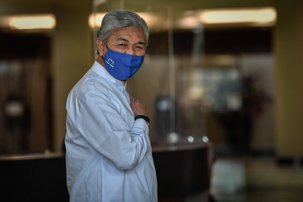 Umno president Datuk Seri Ahmad Zahid Hamidi did not mince his words when he gave Perikatan Nasional 14 days to reconvene Parliament, or his party will call a supreme council meeting to discuss its next step. – Bernama pic, June 22, 2021