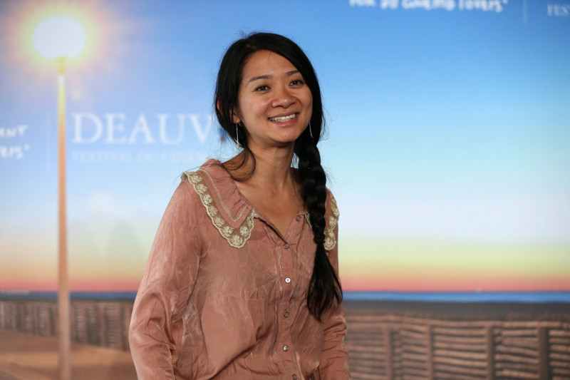 ‘Nomadland‘ revs up Oscar hopes with Hollywood producers award