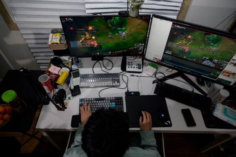 Young, rich and racy: South Korea's livestreamers