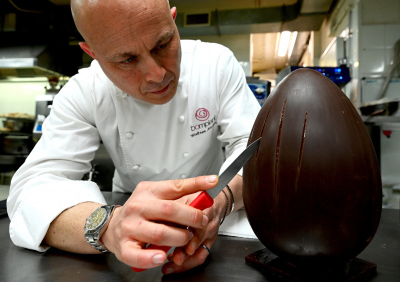 How do you like your eggs? Rome chef's elegant answer for Easter