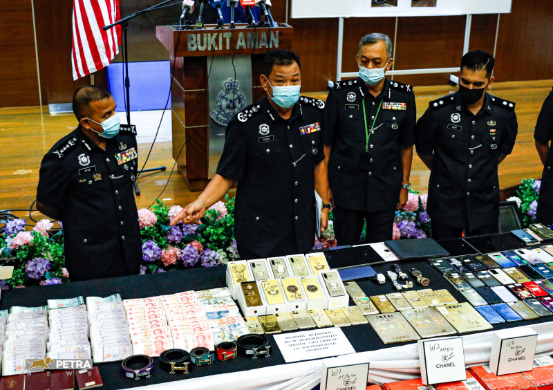 68 held in Geng Nicky bust, 34 cops in cahoots to be rounded up