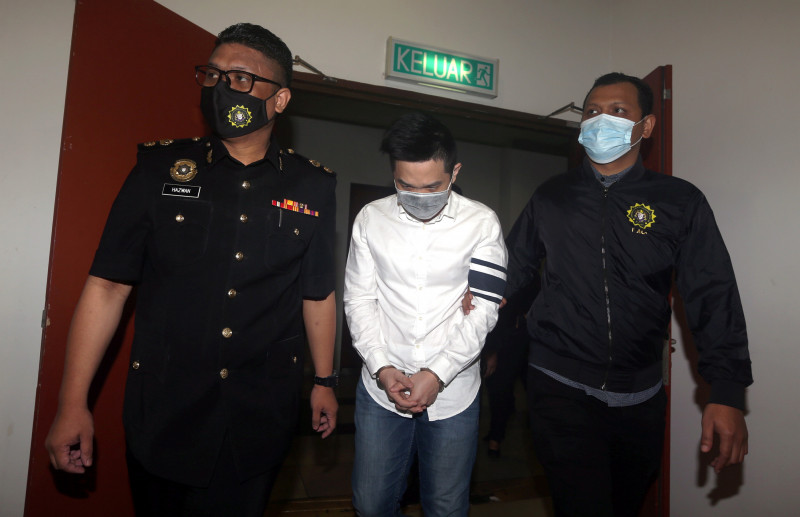 Ex-oilman claims trial to RM2.6 mil graft over petrol station subcontracts