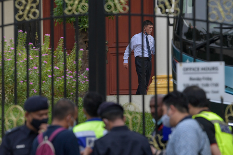 Bus carrying N. Korea embassy staff arrives at KLIA