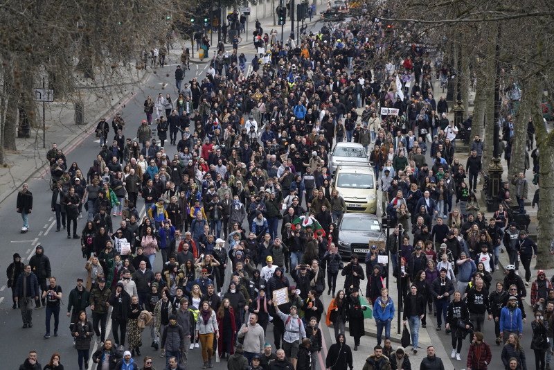 33 arrested at UK protests against virus lockdown