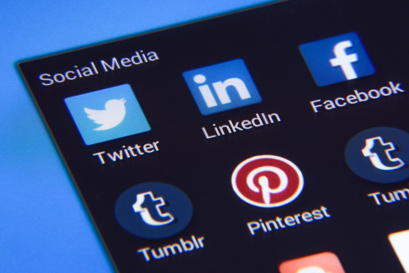 LinkedIn suspends new sign-ups in China