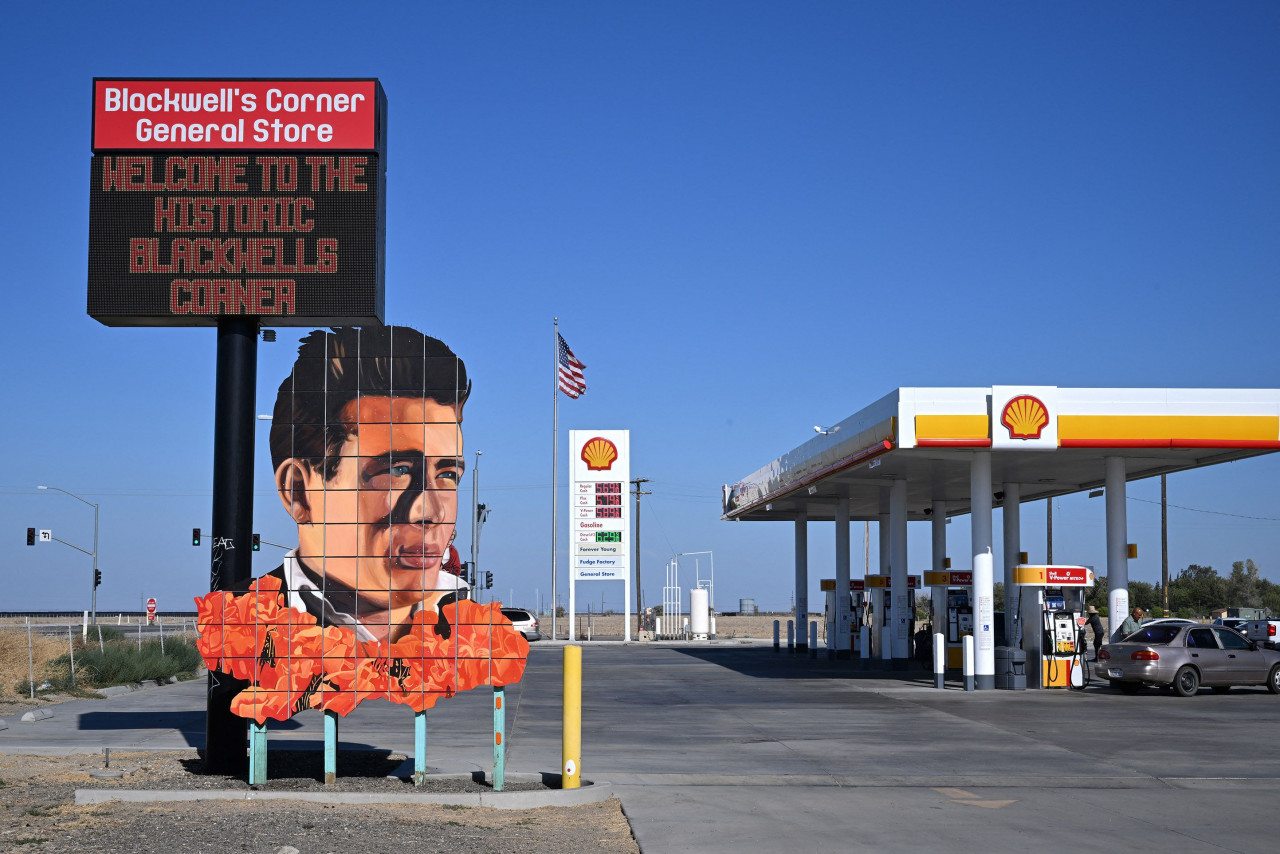 Some filling outlets have become landmarks in themselves, such as Blackwell's Corner, in the California desert. – AFP pic
