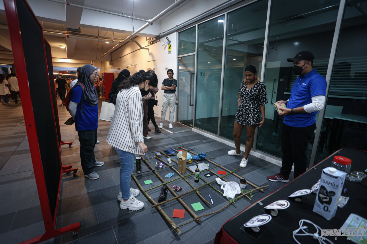 Interactive station games and workshops were available for visitors to participate. – The Vibes pic/Nooreeza Hashim