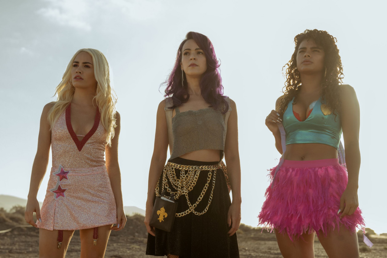 From left: Wendy (Lali Espósito), Coral (Verónica Sánchez), and Gina (Yany Prado). – Pic courtesy of Netflix